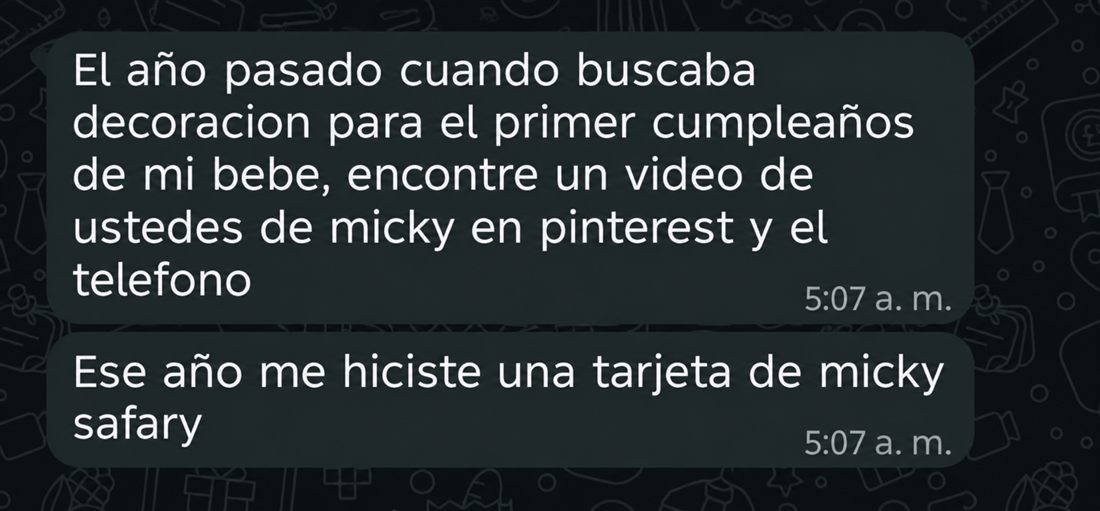 Mensaje real de una cliente que recuerda una invitación encargada el año anterior.